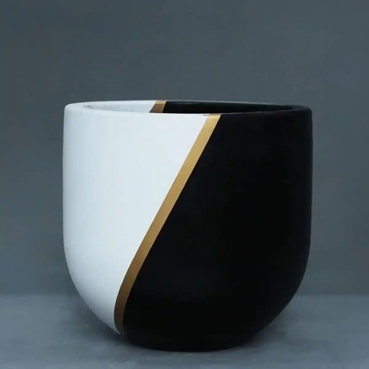 إناء زرع فخار أسود و أبيض - 40×40 سم